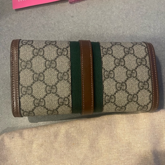 Authentic Gucci wallet on a chain bag. Great condition. - Picture 6 of 14